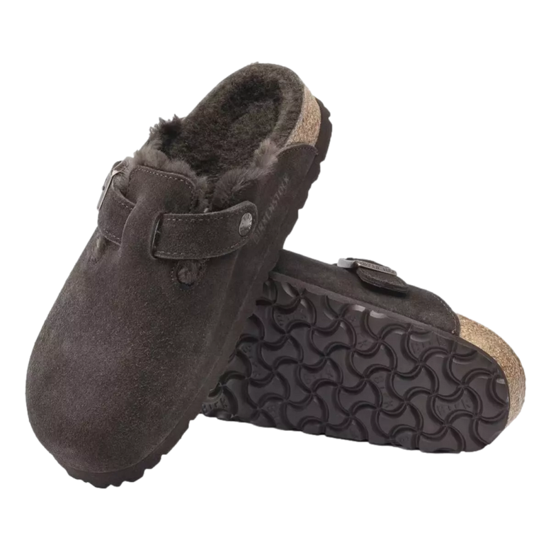 BIRKENSTOCK Birkenstock Klomp Boston Shearl Suede Donkerbruin - Match Laren