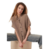 REPEAT M VEST Repeat Poncho Met Drukknopen En Geribde Texturen Taupe - Match Laren