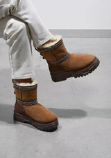 UGG M LAARS UGG Cognac Vachtlaarzen Classic Mini Trailgazer